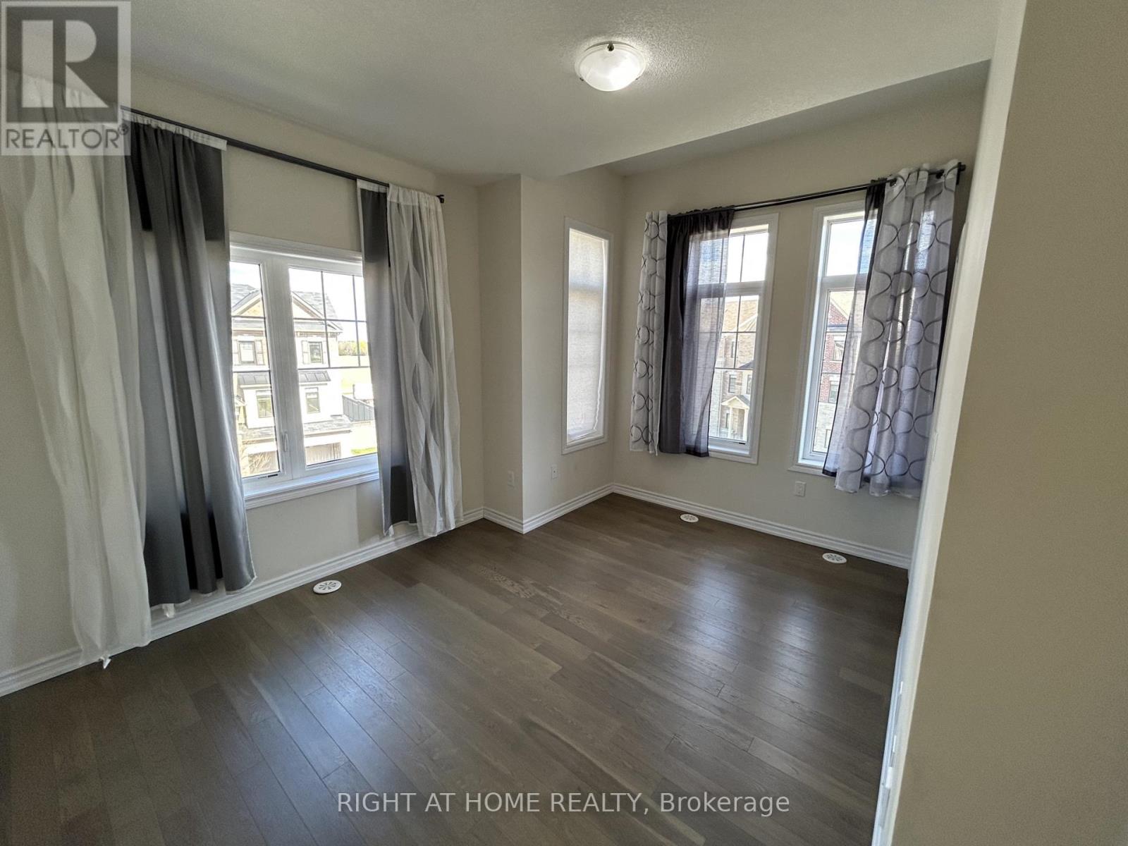 2 Isabella Peach Drive, Markham, Ontario  L6C 0Z1 - Photo 7 - N13002824