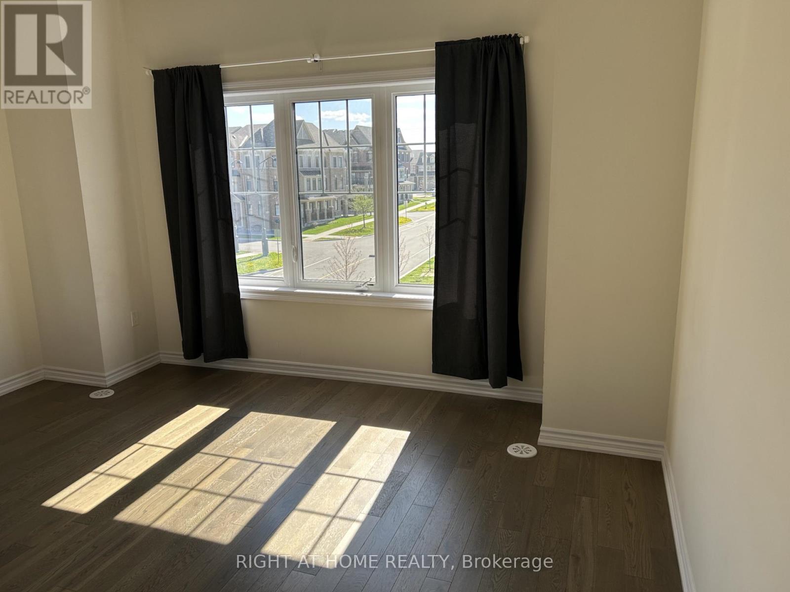 2 Isabella Peach Drive, Markham, Ontario  L6C 0Z1 - Photo 9 - N13002824