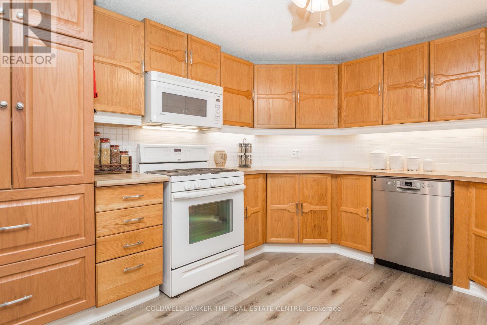 59 Linden Lane, Innisfil, Ontario L9S 1P9 - Photo 12 - N13002830