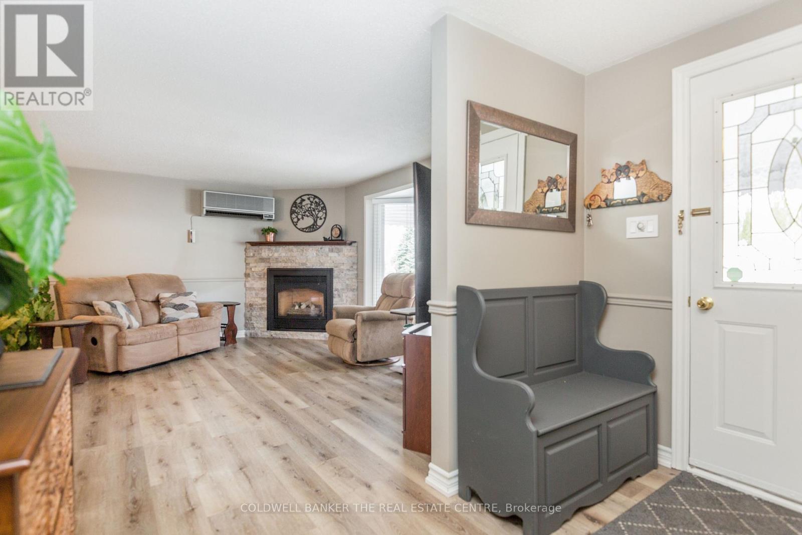 59 Linden Lane, Innisfil, Ontario L9S 1P9 - Photo 5 - N13002830