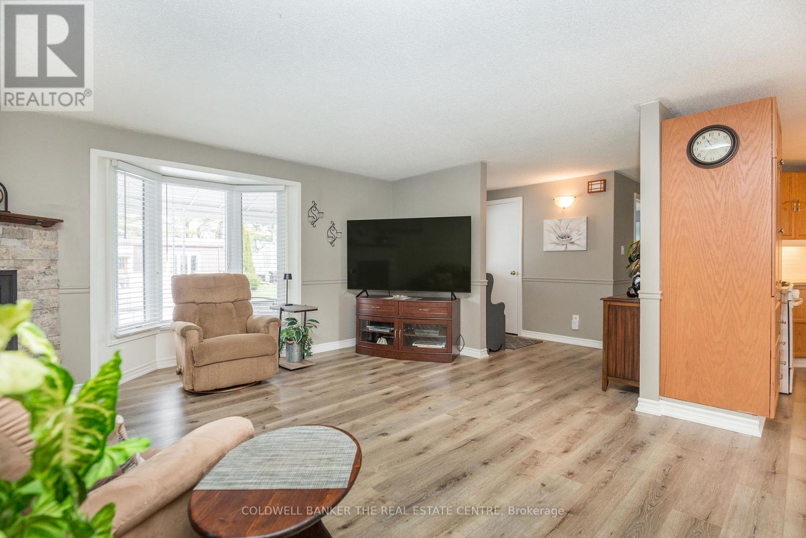 59 Linden Lane, Innisfil, Ontario L9S 1P9 - Photo 7 - N13002830