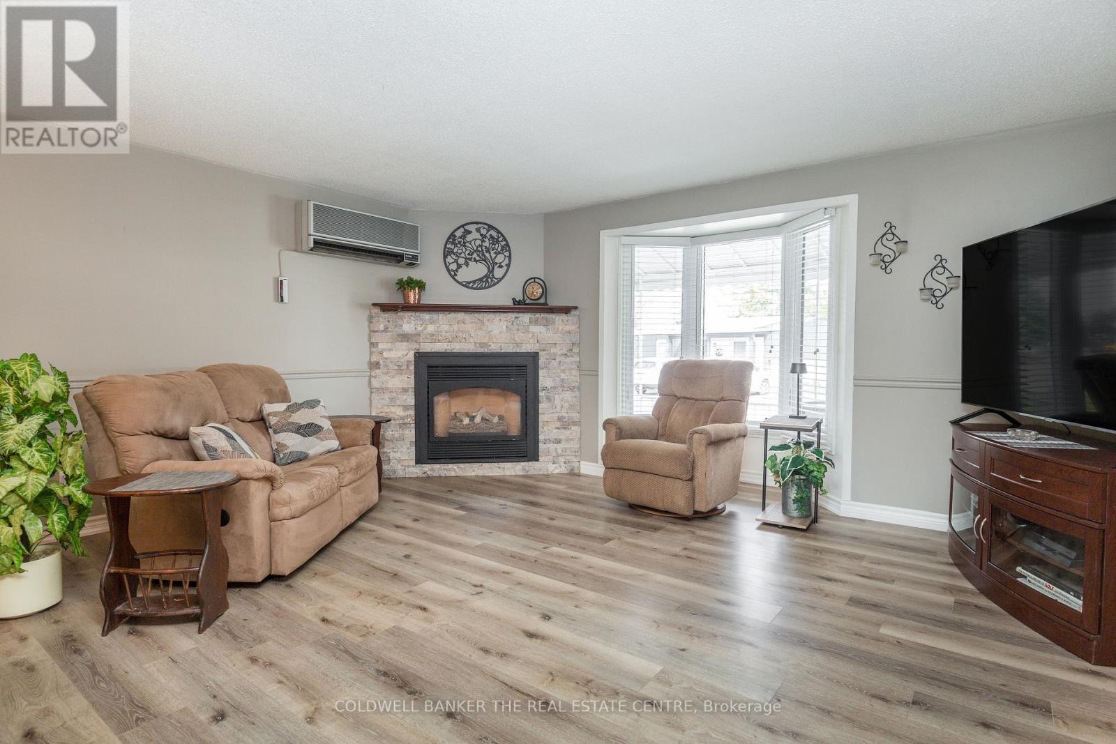 59 Linden Lane, Innisfil, Ontario L9S 1P9 - Photo 8 - N13002830