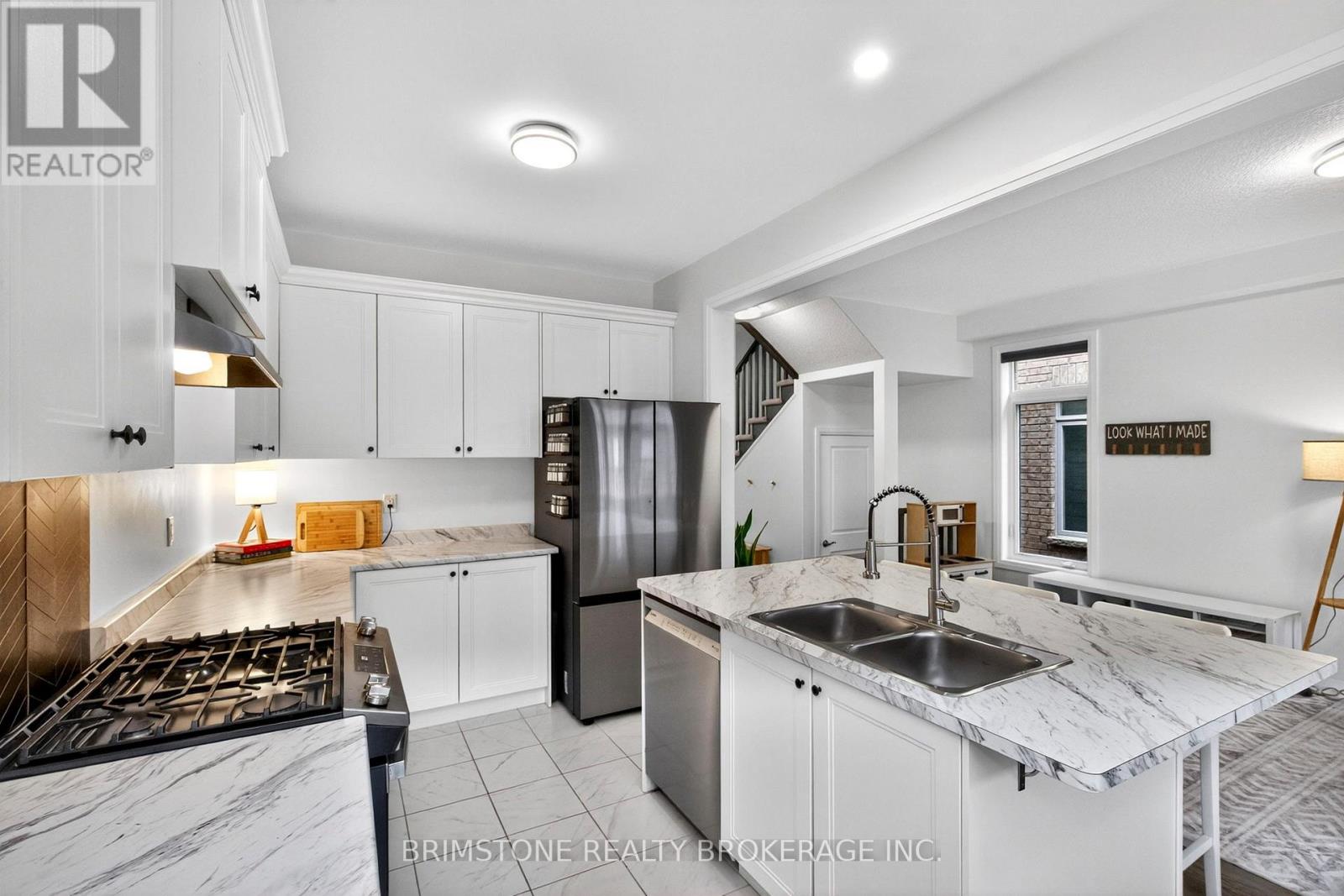 63 Copperhill Heights, Barrie (Painswick South), Ontario  L9J 0K6 - Photo 6 - S13002674