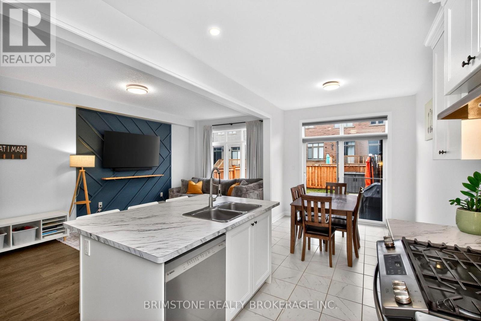 63 Copperhill Heights, Barrie (Painswick South), Ontario  L9J 0K6 - Photo 7 - S13002674