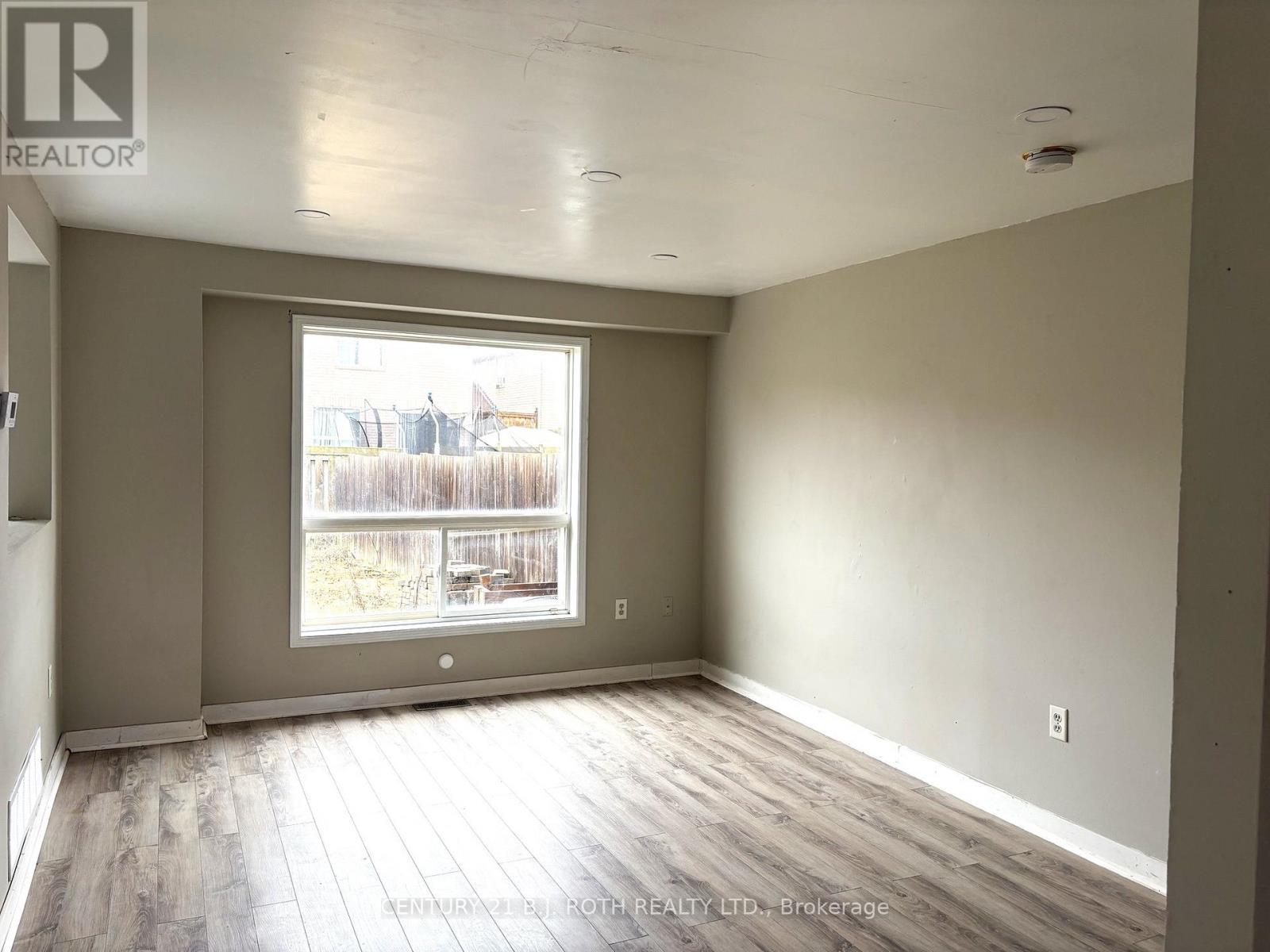 199 Tunbridge Road, Barrie, Ontario  L4M 6S1 - Photo 2 - S13002748