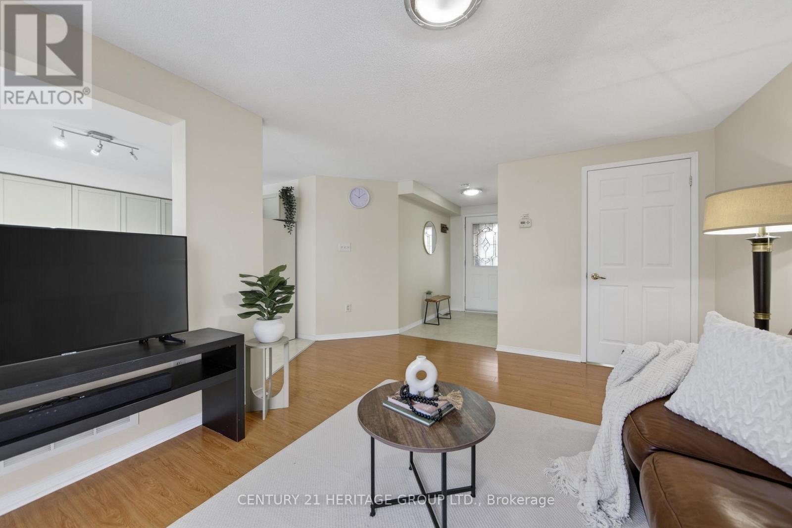 53 Dunsmore Lane, Barrie, Ontario L4M 6Z9 - Photo 12 - S13002774