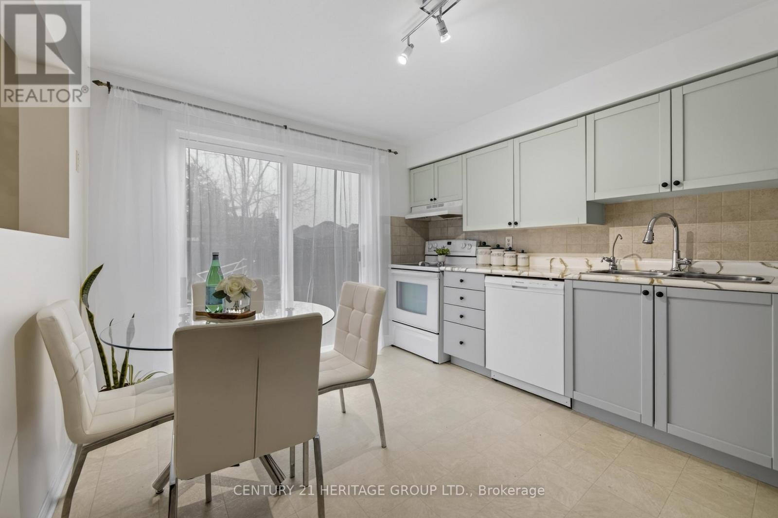 53 Dunsmore Lane, Barrie, Ontario L4M 6Z9 - Photo 14 - S13002774