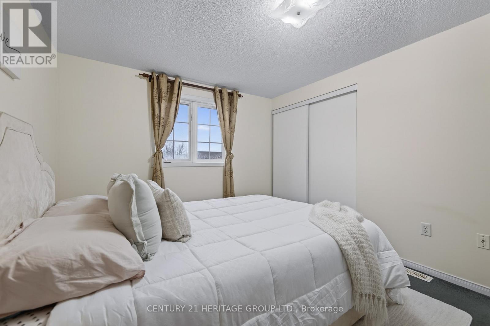 53 Dunsmore Lane, Barrie, Ontario L4M 6Z9 - Photo 23 - S13002774