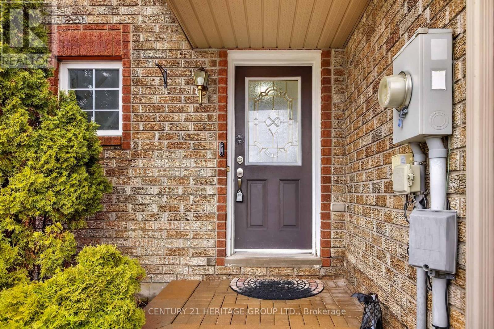 53 Dunsmore Lane, Barrie, Ontario L4M 6Z9 - Photo 4 - S13002774