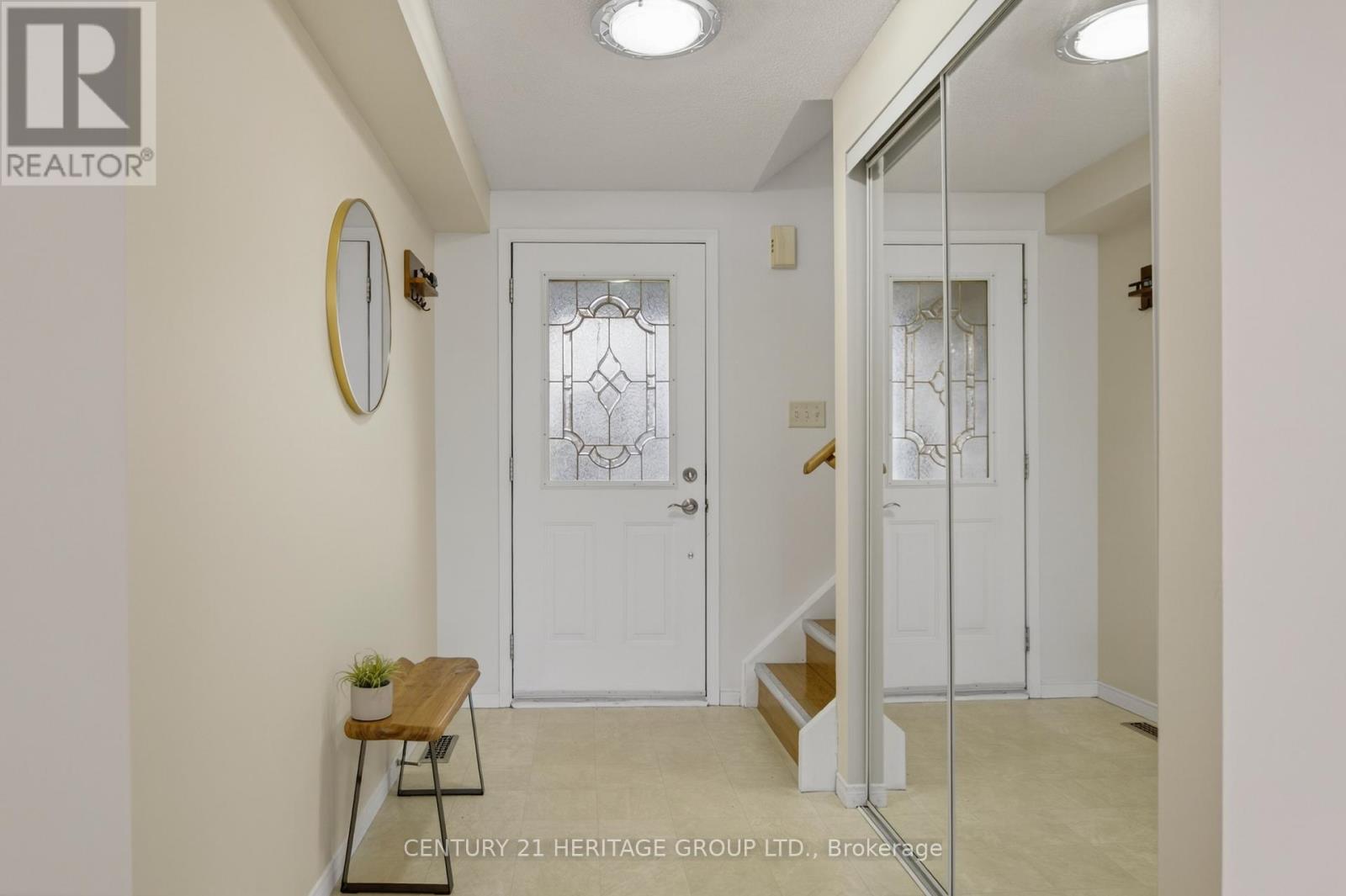 53 Dunsmore Lane, Barrie, Ontario L4M 6Z9 - Photo 5 - S13002774