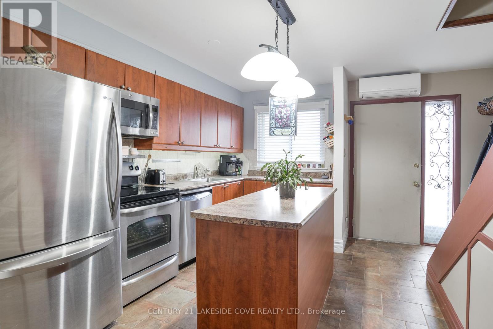 Unit 29 - 1 Paradise Boulevard, Ramara, Ontario L0K 1B0 - Photo 10 - S13002788