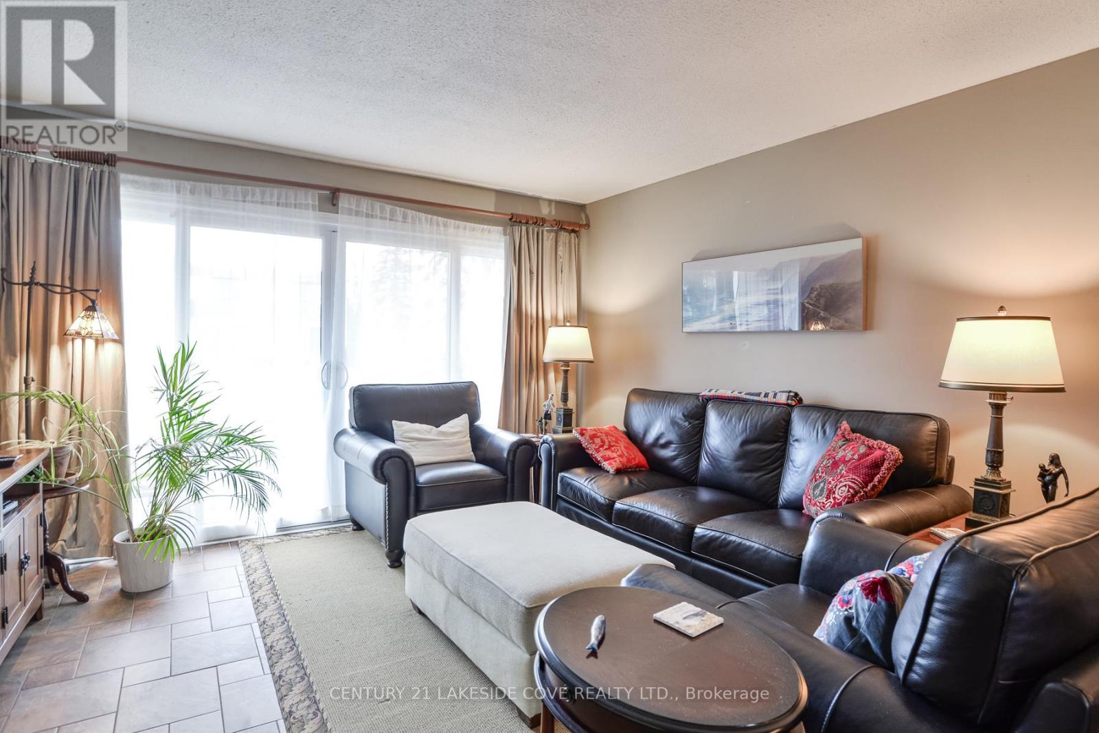 Unit 29 - 1 Paradise Boulevard, Ramara, Ontario L0K 1B0 - Photo 7 - S13002788