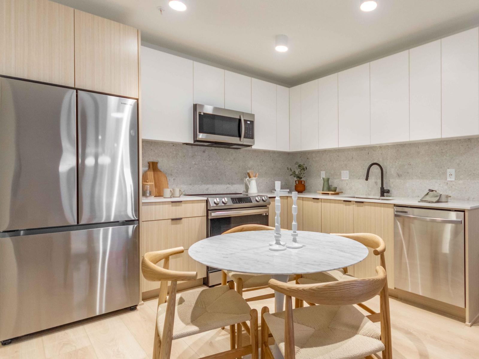 606 13455 94a Avenue, Surrey, British Columbia  V0V 0V0 - Photo 3 - R3103279