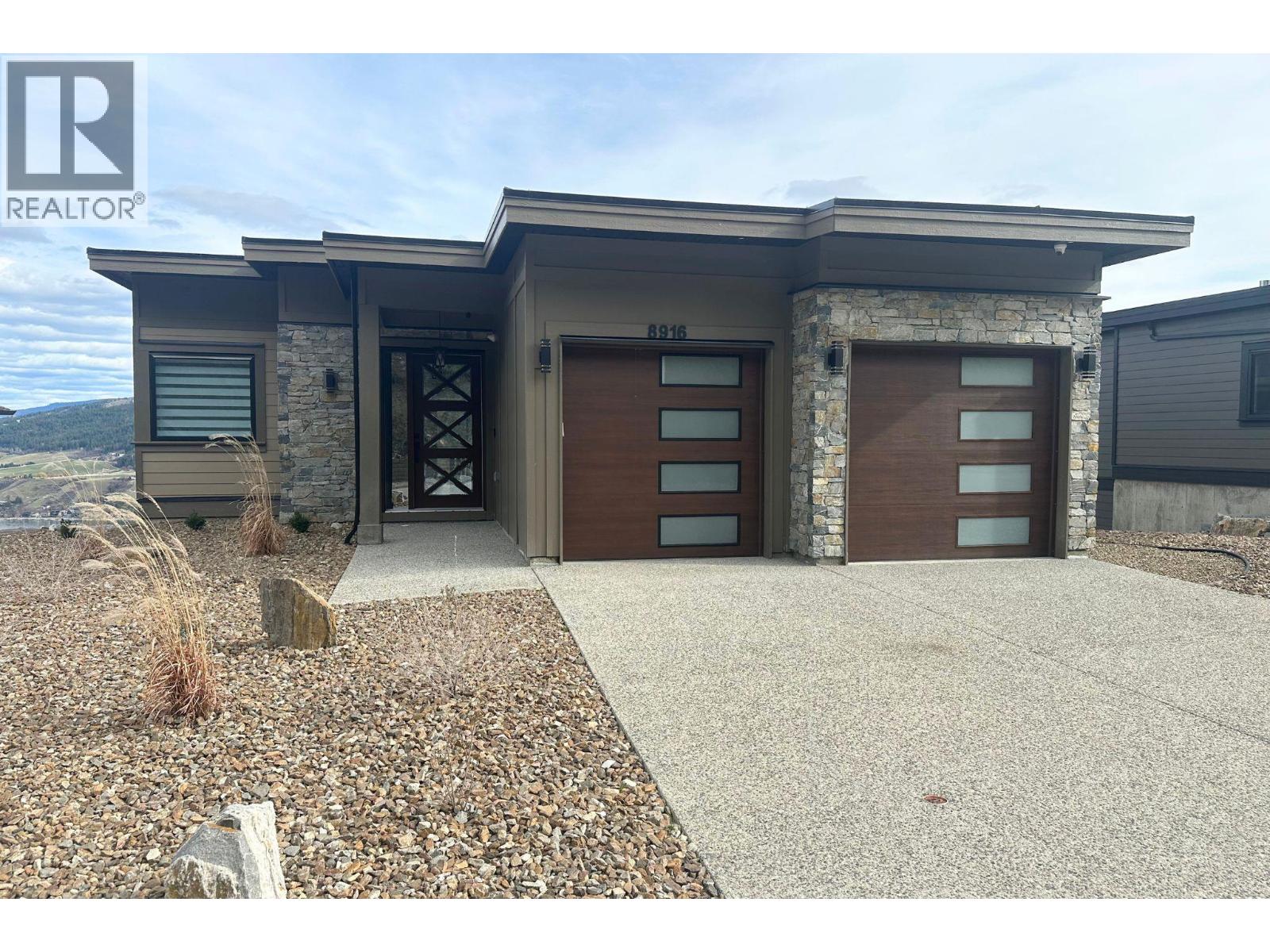 8916 Tavistock Road, Vernon, British Columbia  V1H 2L4 - Photo 1 - 10372407