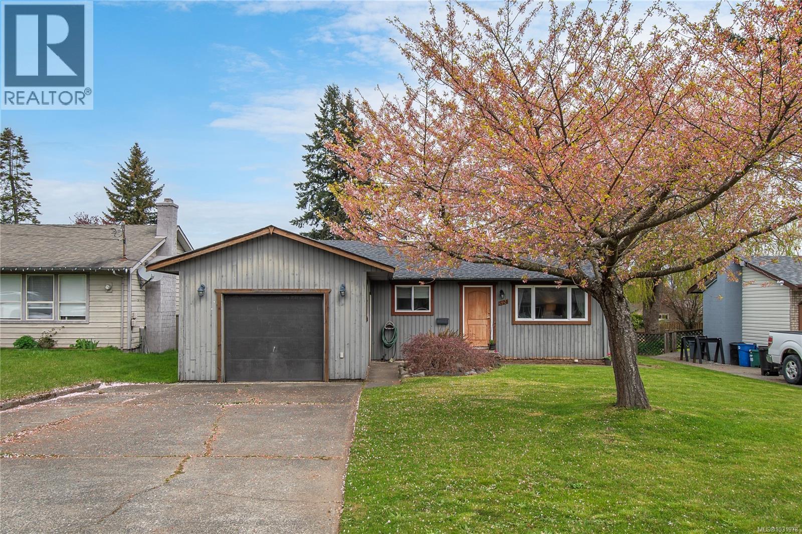 524 Grayson Rd, Campbell River, British Columbia