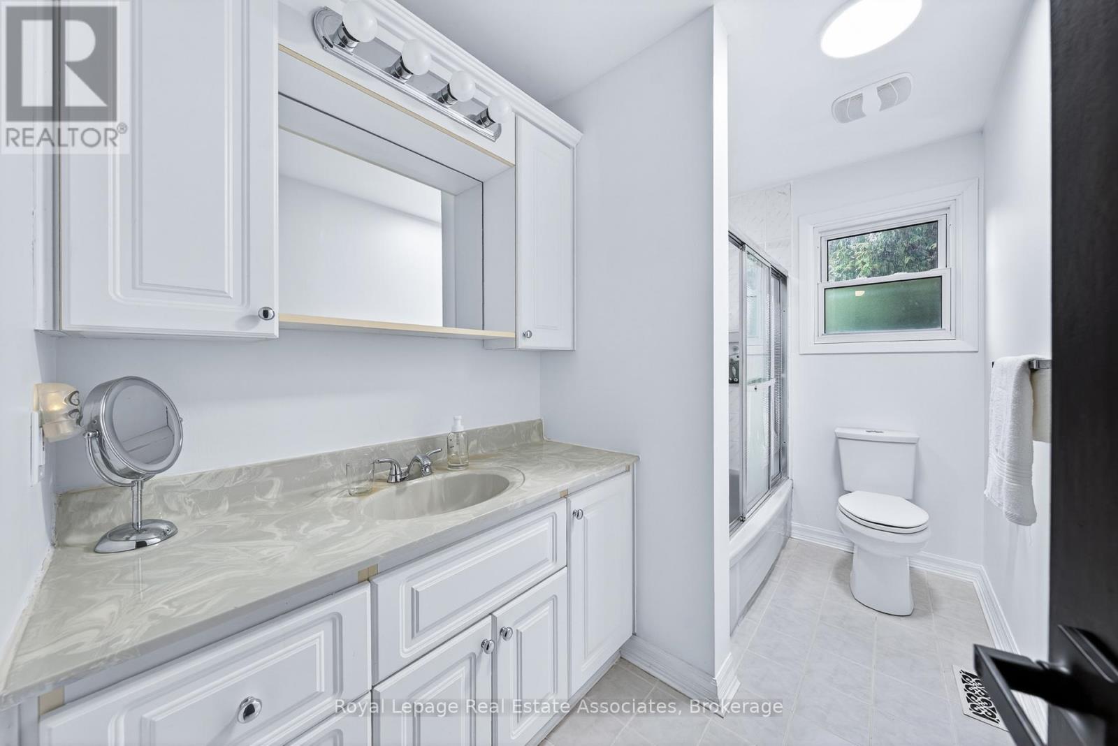 270 Kristin Grove, Mississauga, Ontario  L5A 3E8 - Photo 14 - W13002550