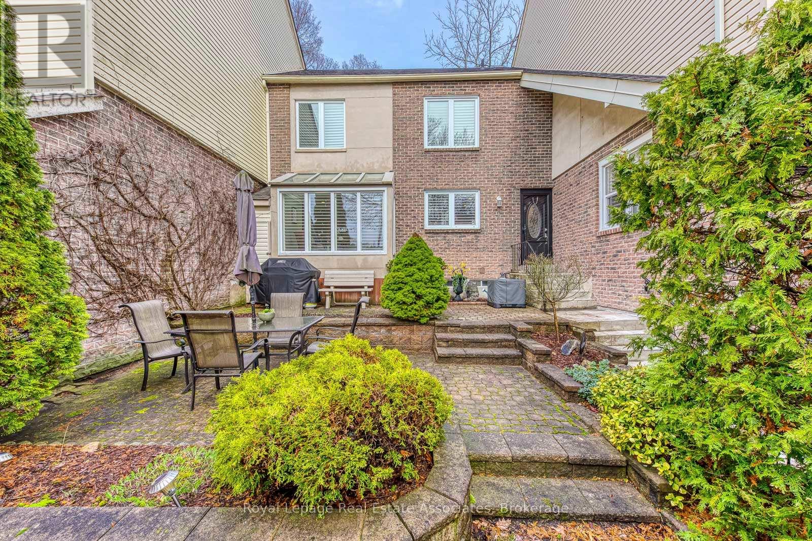 1192 Kos Boulevard, Mississauga, Ontario  L5J 4L7 - Photo 2 - W13002568