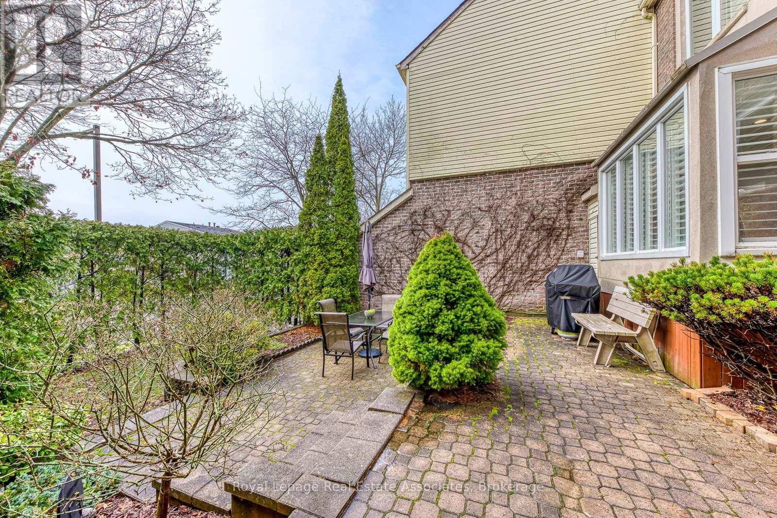 1192 Kos Boulevard, Mississauga, Ontario  L5J 4L7 - Photo 3 - W13002568