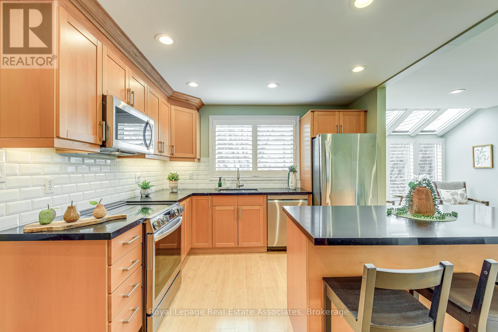 1192 Kos Boulevard, Mississauga, Ontario  L5J 4L7 - Photo 6 - W13002568