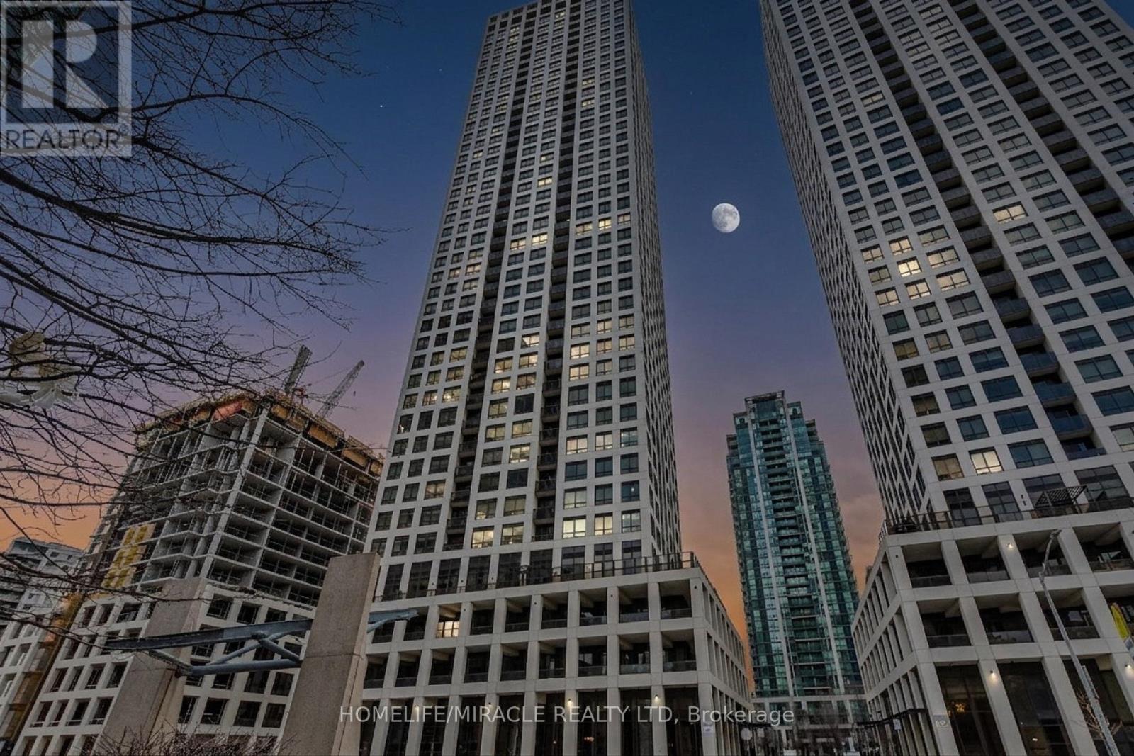 3802 - 30 Elm Street, Mississauga, Ontario L5B 0N6 - Photo 2 - W13002586