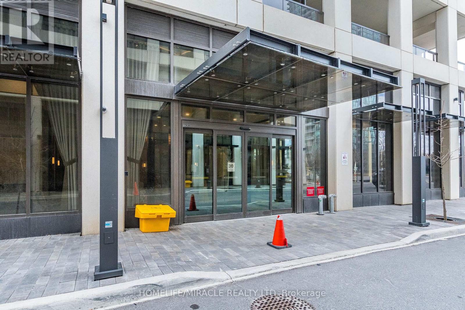 3802 - 30 Elm Street, Mississauga, Ontario L5B 0N6 - Photo 3 - W13002586