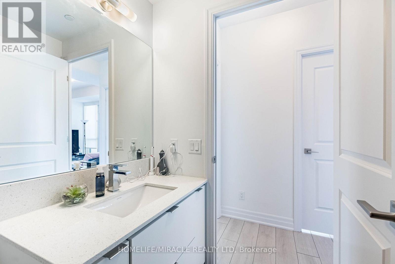 3802 - 30 Elm Street, Mississauga, Ontario L5B 0N6 - Photo 35 - W13002586