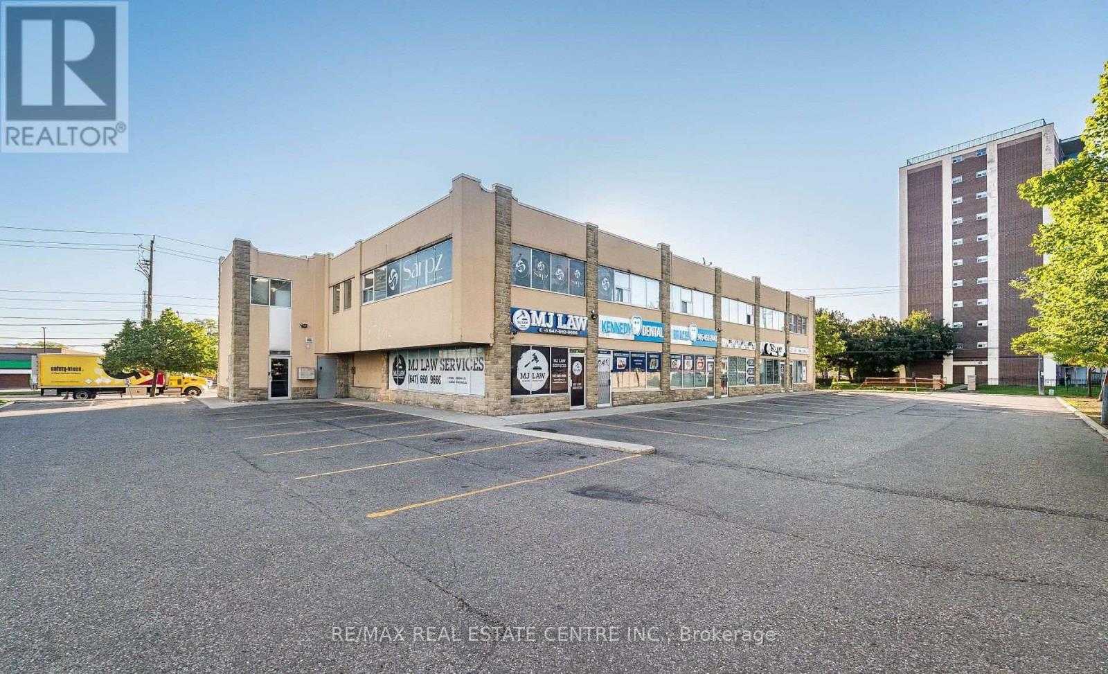 202 - 49 Hillcrest Avenue, Brampton, Ontario  L6W 4V4 - Photo 2 - W13002606