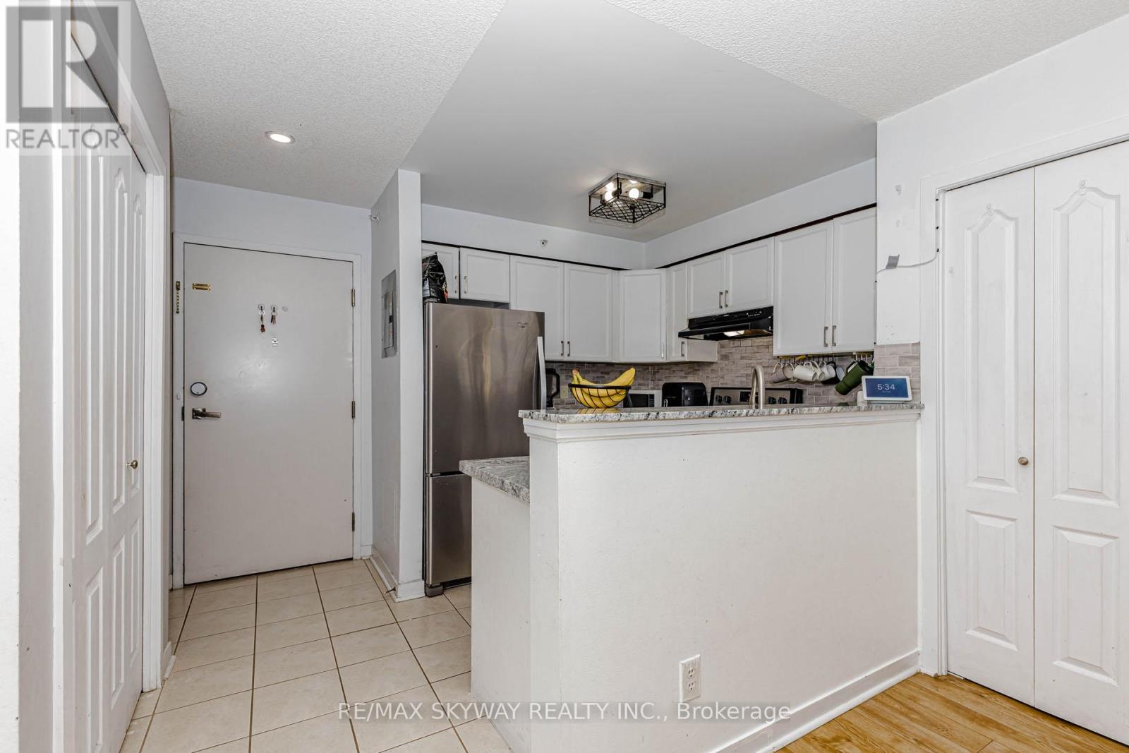 1403 - 8 Dayspring Circle, Brampton, Ontario L6P 2Z7 - Photo 17 - W13002650