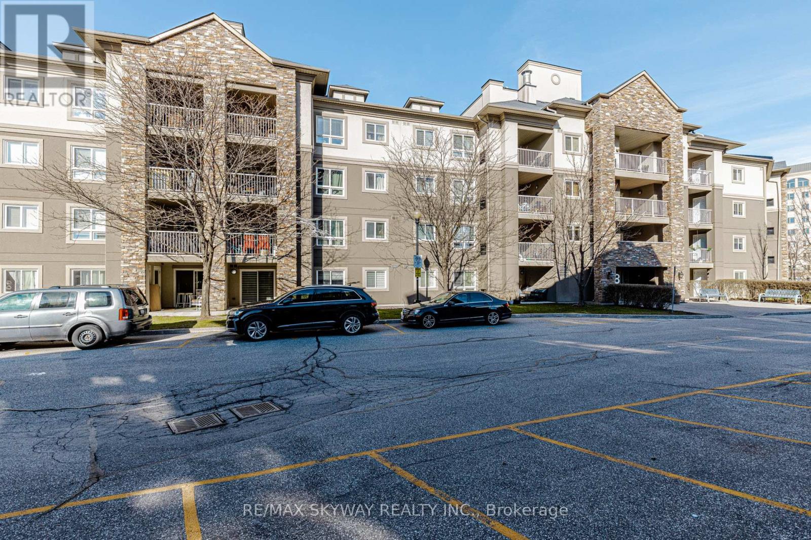 1403 - 8 Dayspring Circle, Brampton, Ontario L6P 2Z7 - Photo 2 - W13002650