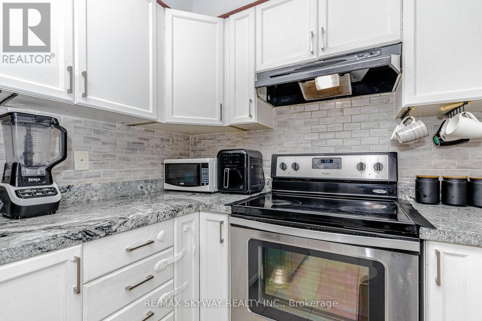 1403 - 8 Dayspring Circle, Brampton, Ontario L6P 2Z7 - Photo 20 - W13002650