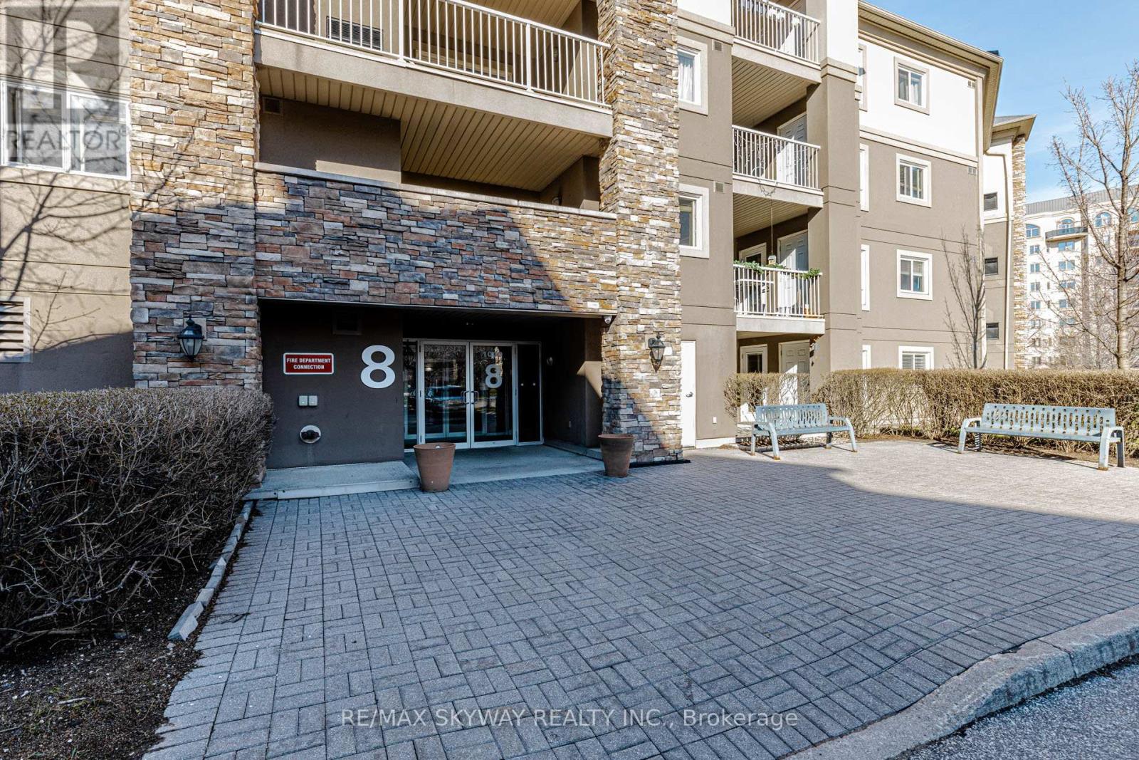 1403 - 8 Dayspring Circle, Brampton, Ontario L6P 2Z7 - Photo 5 - W13002650