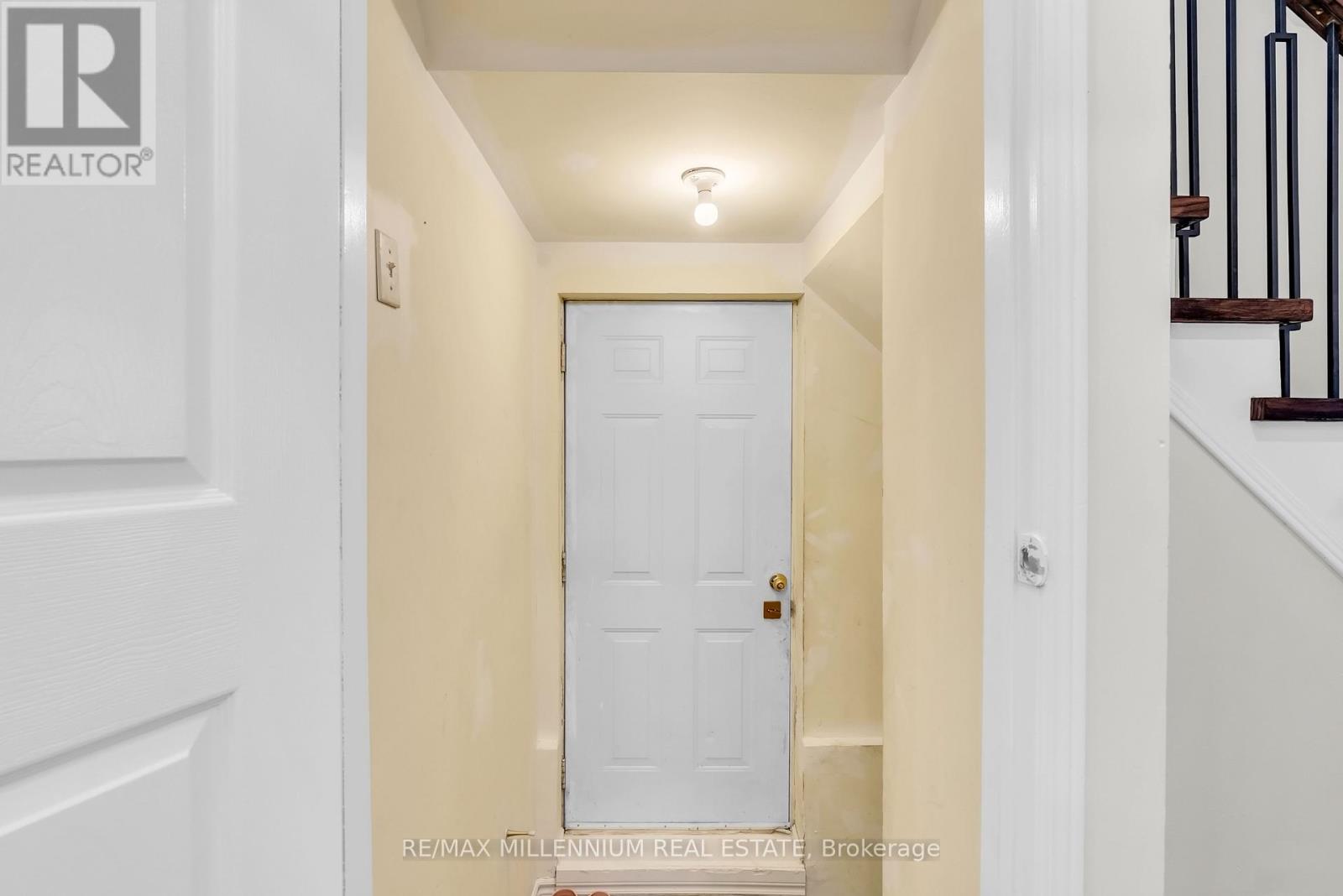 38 Kitto Court, Brampton, Ontario  L6Y 5B1 - Photo 43 - W13002682