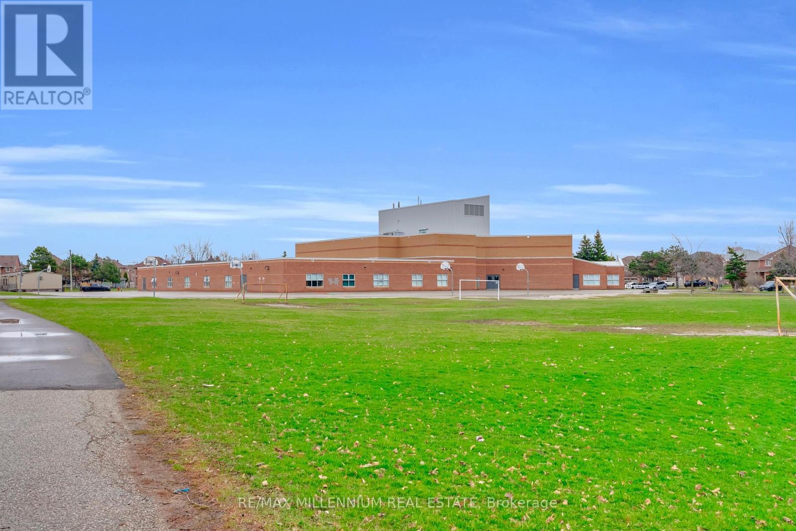 38 Kitto Court, Brampton, Ontario  L6Y 5B1 - Photo 47 - W13002682