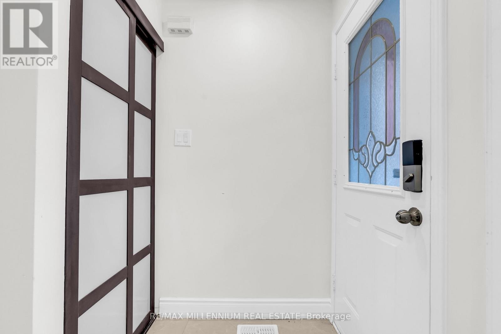 38 Kitto Court, Brampton, Ontario  L6Y 5B1 - Photo 5 - W13002682