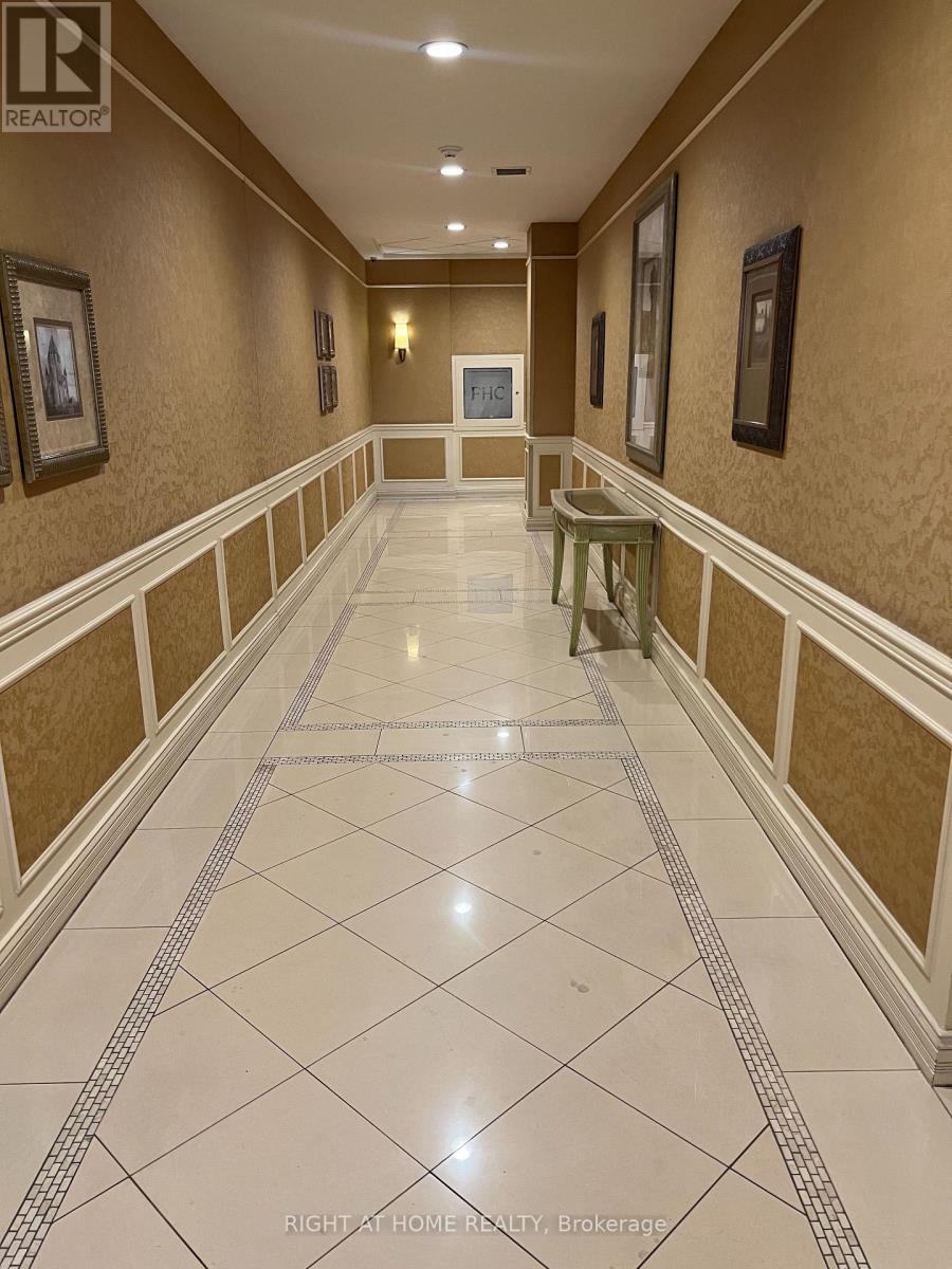 919 - 25 Kingsbridge Garden Circle, Mississauga, Ontario  L5R 4B1 - Photo 3 - W13002744