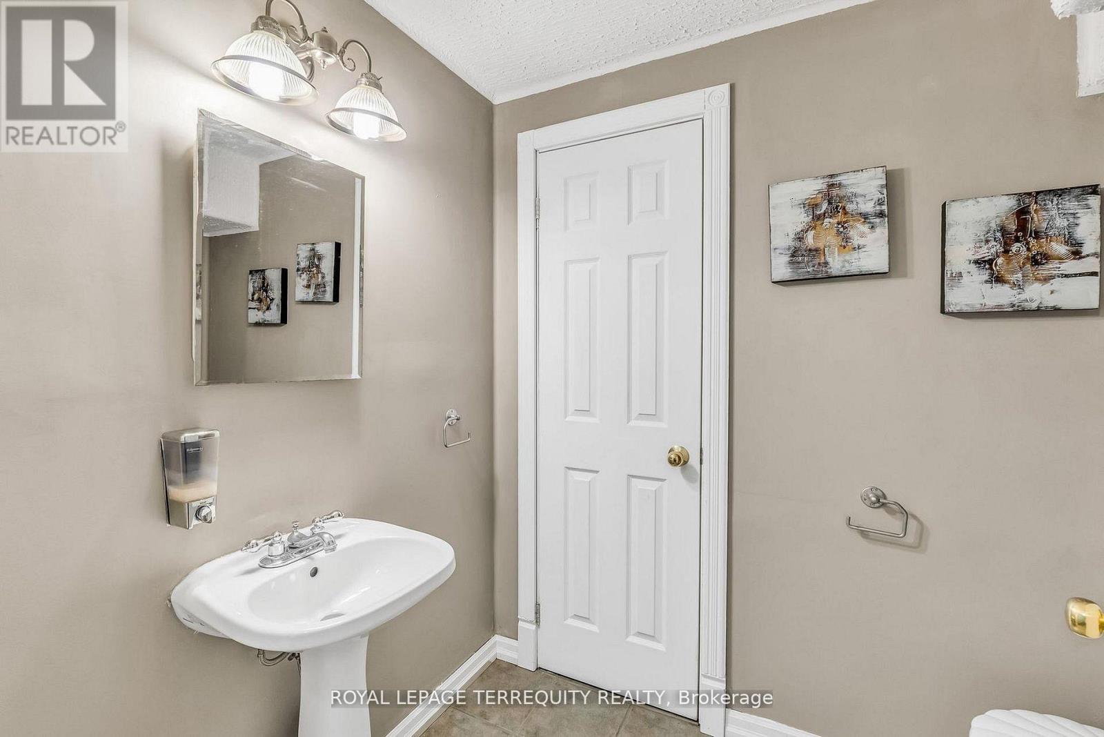 25 - 1276 Silvan Forest Drive, Burlington, Ontario  L7M 4V8 - Photo 34 - W13002750