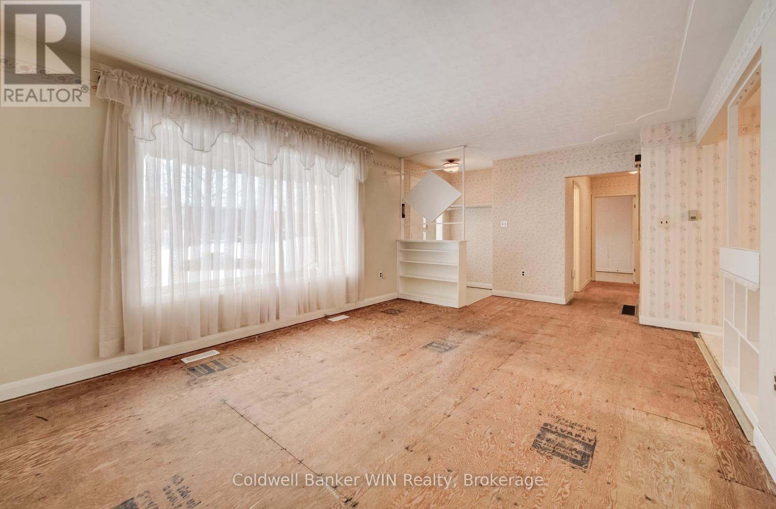 130 King Street E, Wellington North, Ontario  N0G 2L2 - Photo 7 - X12784560