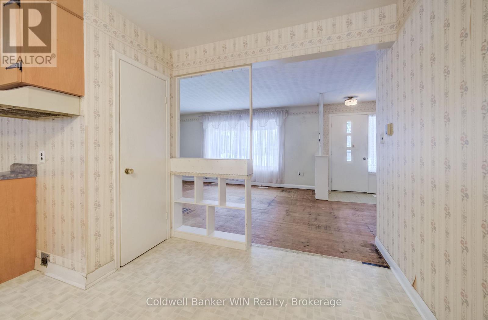 130 King Street E, Wellington North, Ontario  N0G 2L2 - Photo 9 - X12784560