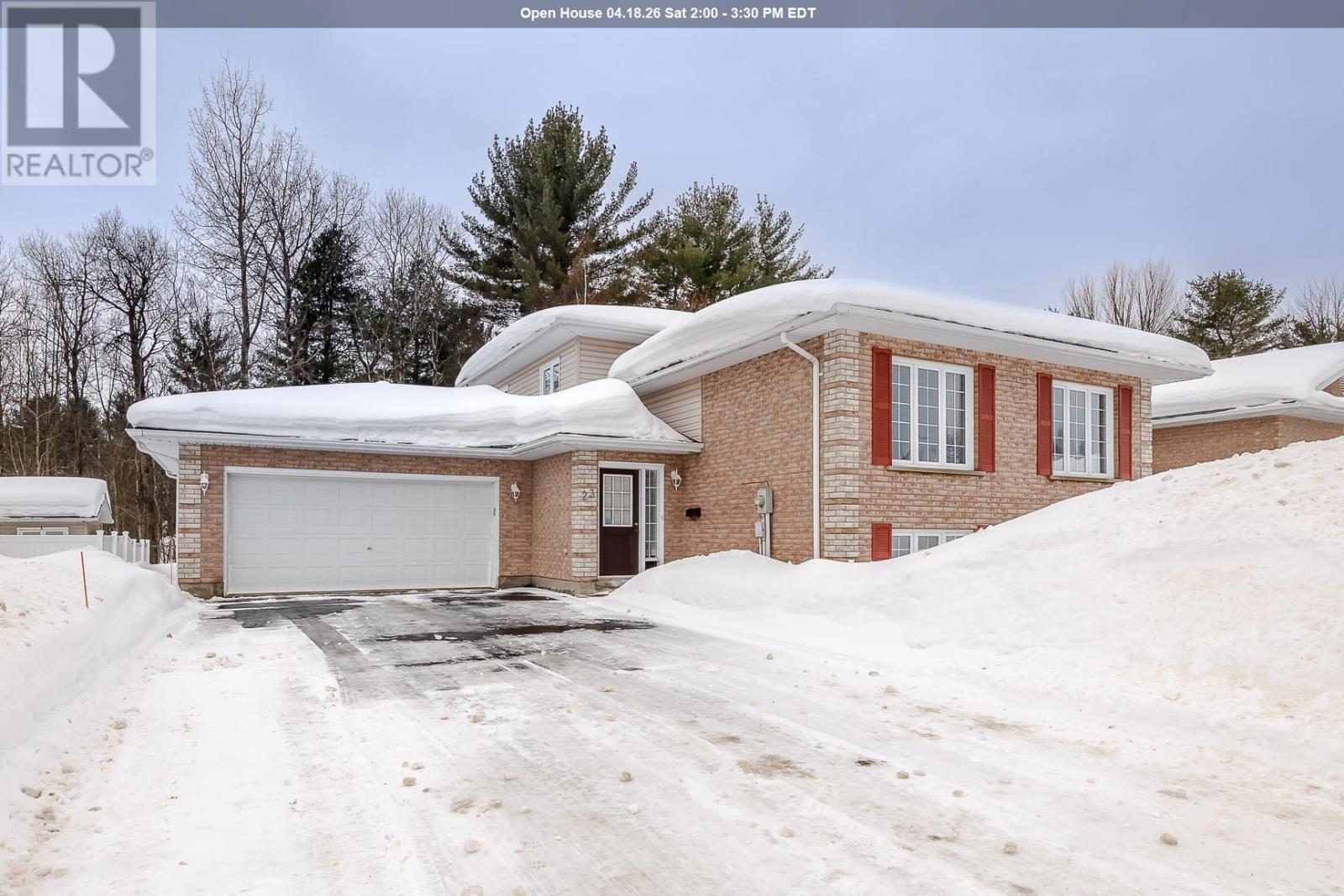 23 Queensgate Blvd, Sault Ste. Marie, Ontario  P6A 6Y6 - Photo 1 - SM260328