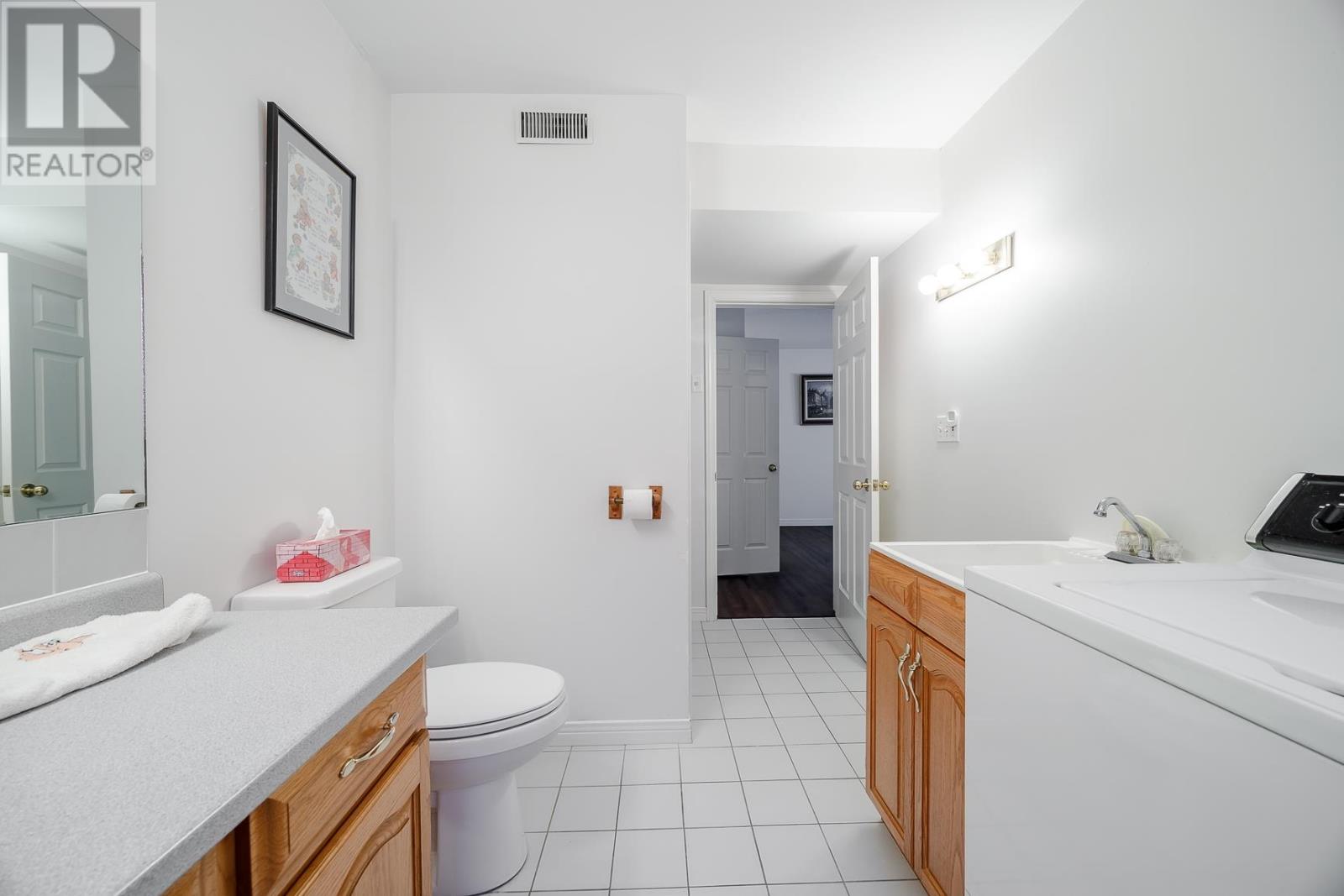 23 Queensgate Blvd, Sault Ste. Marie, Ontario  P6A 6Y6 - Photo 29 - SM260328