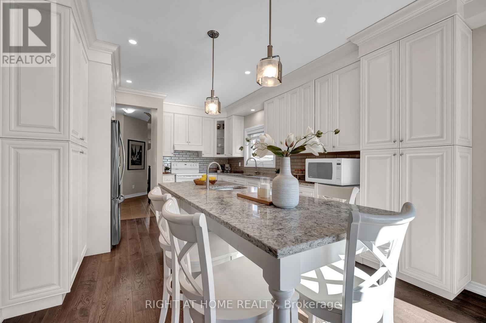 119 Mildenhall Place, Whitby, Ontario  L1M 0E4 - Photo 11 - E13002872