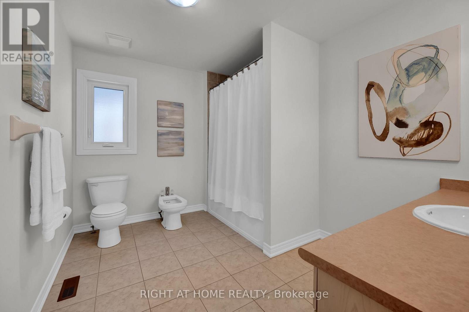 119 Mildenhall Place, Whitby, Ontario  L1M 0E4 - Photo 37 - E13002872