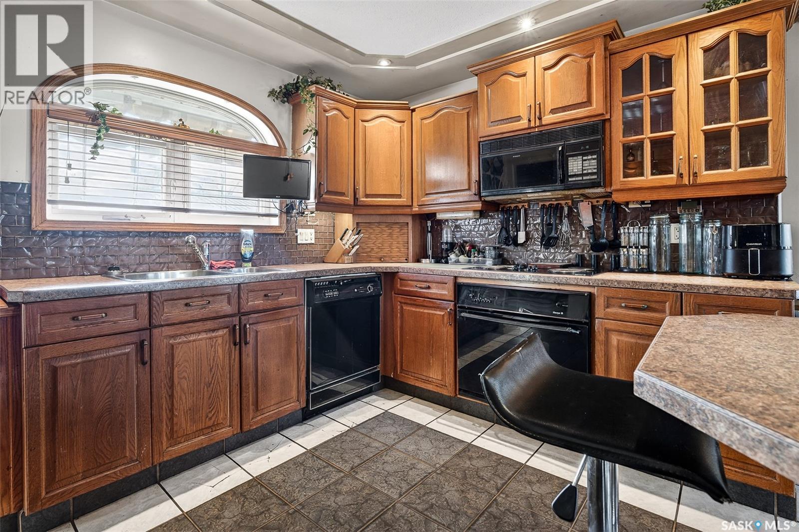 1317 Hochelaga Street W, Moose Jaw, Saskatchewan  S6H 6C3 - Photo 12 - SK028896