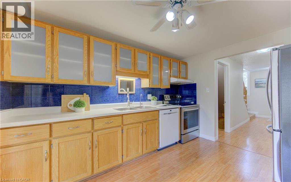 9 Camrose Court, Kitchener, Ontario  N2M 5J3 - Photo 9 - 40815752