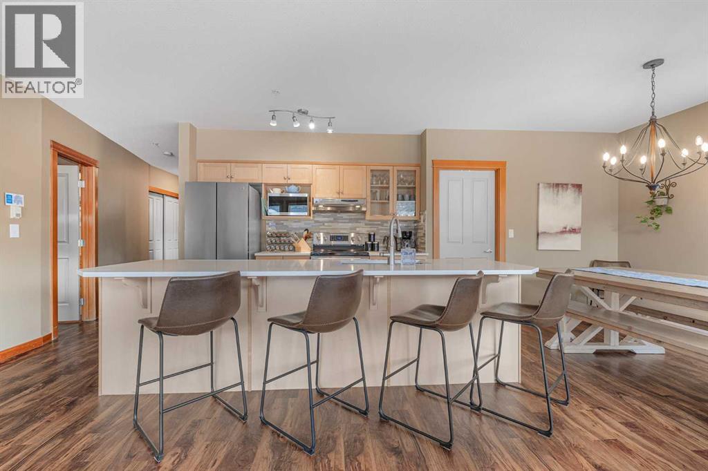206c, 1120 Railway Avenue, Canmore, Alberta  T1W 1P4 - Photo 2 - A2298628