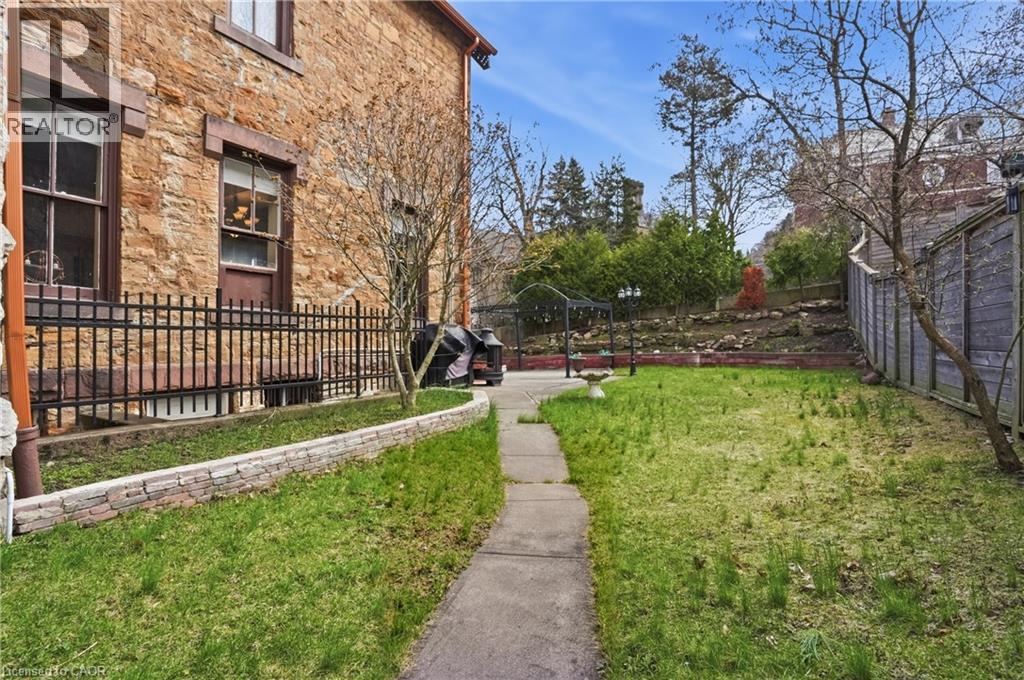 26 Ravenscliffe Avenue, Hamilton, Ontario  L8P 3M4 - Photo 30 - 40821039