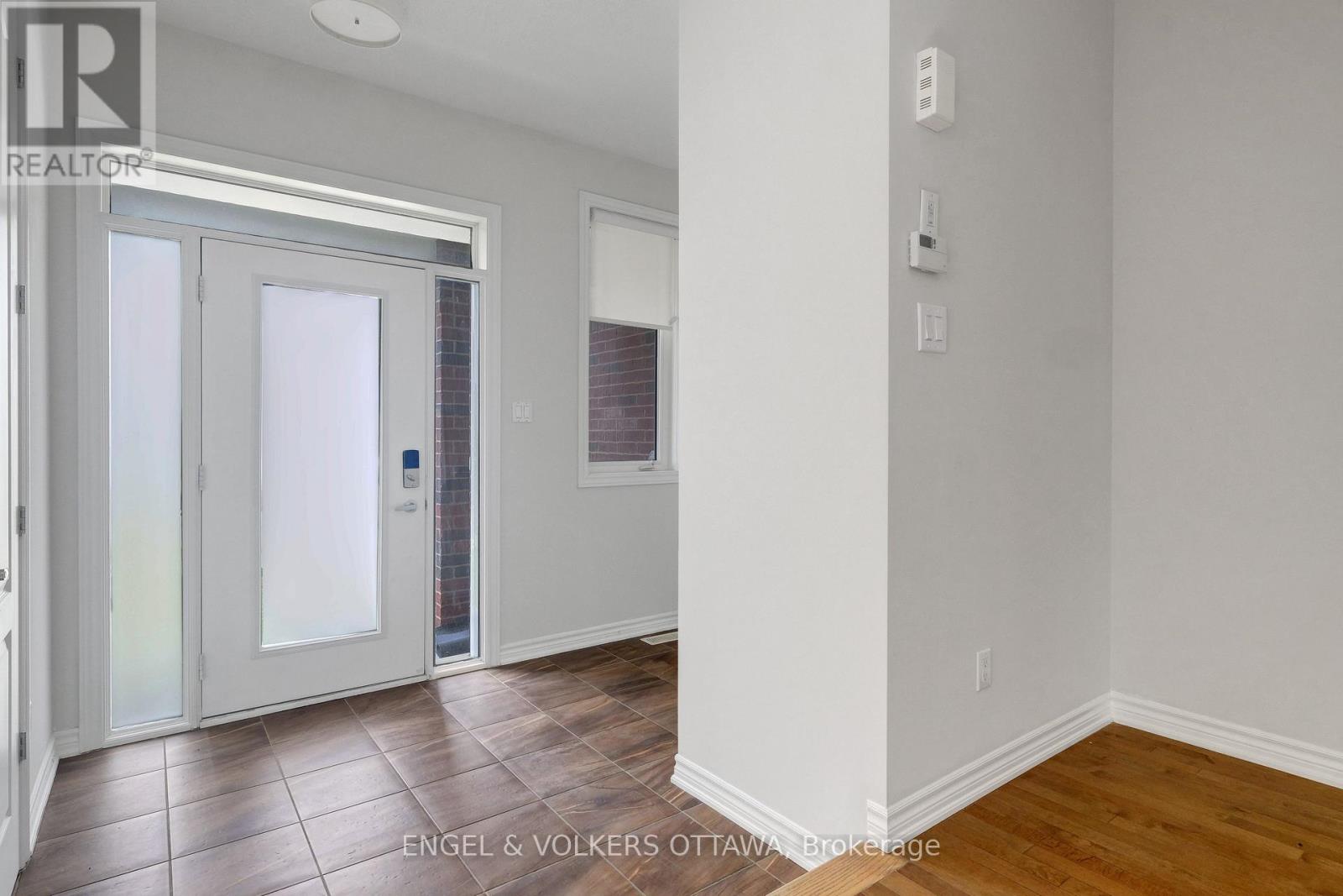 305 Lamarche Avenue, Ottawa, Ontario  K1W 0M6 - Photo 2 - X13002940