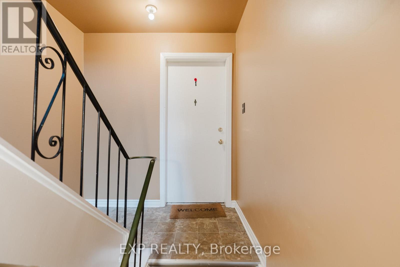 847 Pinewood Crescent, Ottawa, Ontario  K2B 5Y3 - Photo 3 - X13002944