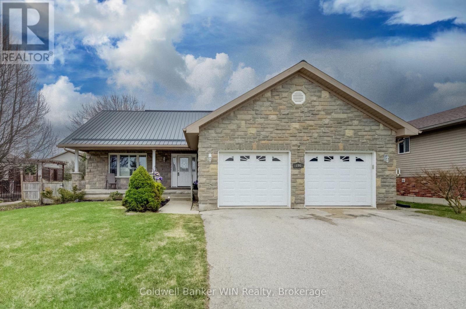 190 Sarah Road, Wellington North, Ontario  N0G 2L2 - Photo 1 - X12924022