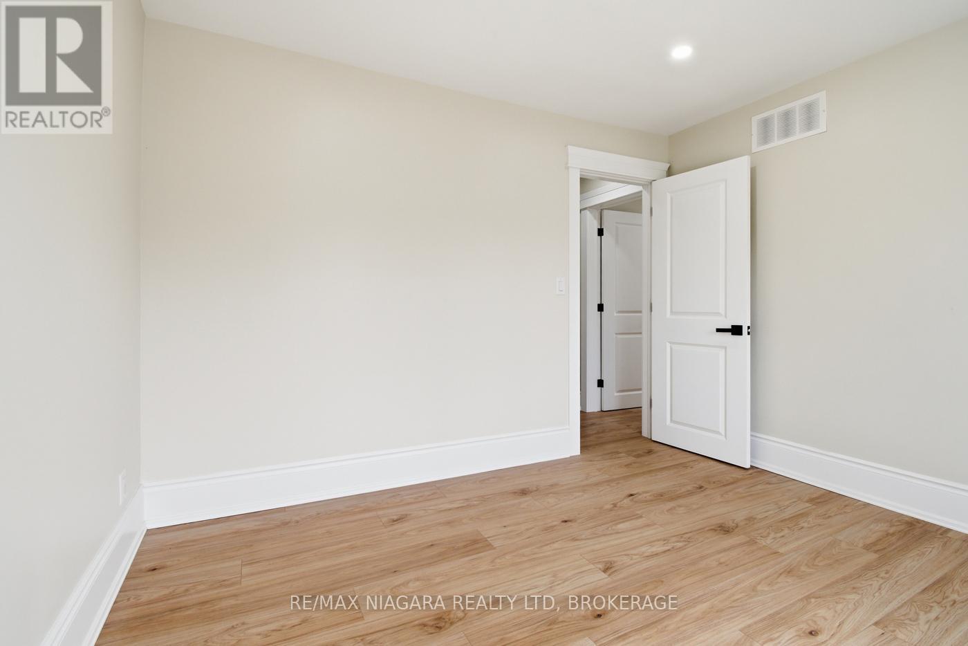 70 Bald Street, Welland, Ontario  L3C 5B9 - Photo 18 - X13002928